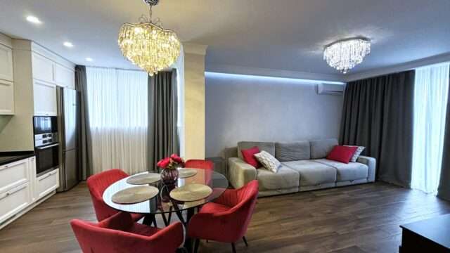 Оренда 2 квартири, Деміївська 18