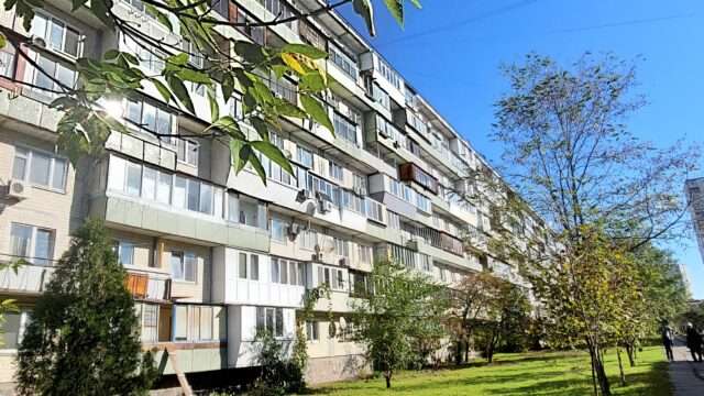 Продаж 3к квартири. Світла та тепла квартира біля метро Оболонь