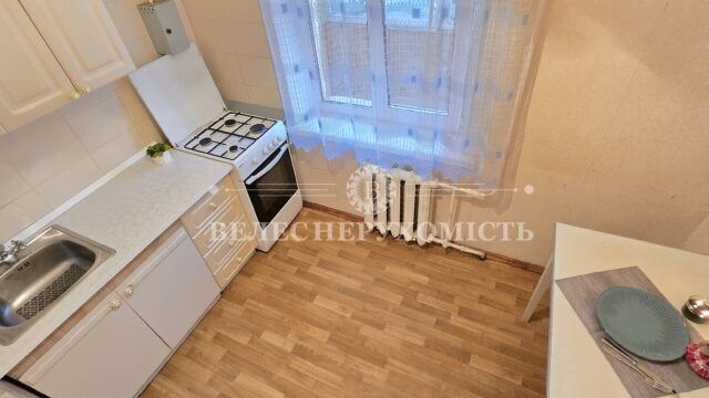Продаж квартири 28 кв, метро Святошин 7 хв пішки, Котельникова 7, Без комісії