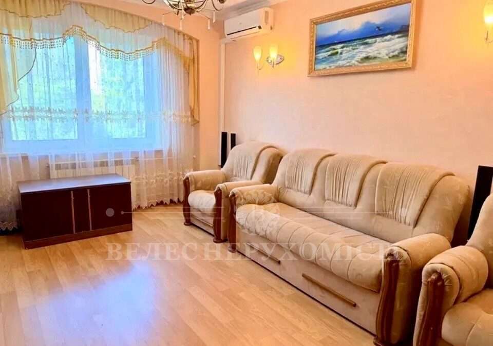 Продаж затишної 3-кімнатної квартири на Оболоні (Мінський масив) вул. Петра Панча, 7